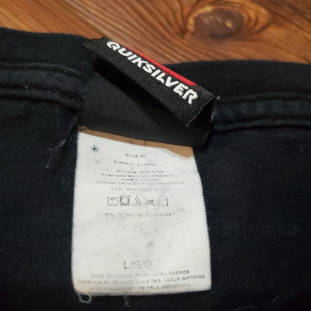 Vtg Quiksilver Mens Graphic T-Shirt Black Logo Surf Skate Y2K Size Large
